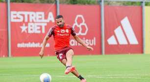 Thiago Maia volta a causar preocupação em treino do Internacional