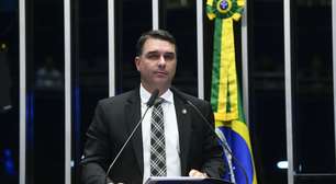 Flavio Bolsonaro diz que 'por mais que seja repugnante pensar em matar alguém, isso não é crime'