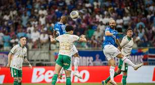 Palmeiras vence Bahia em jogo movimentado e segue na cola do líder no Brasileirão