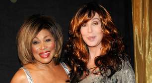 Cher revela que Tina Turner pediu conselho para abandonar marido abusivo