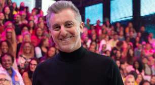 Luciano Huck dá lance de R$ 220 mil por camiseta autografada por Pelé, Ronaldo e Neymar