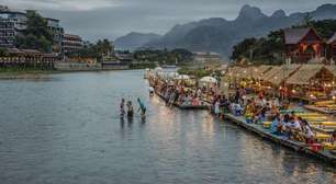 A trágica morte de turistas no Laos por envenenamento por metanol após festas regadas a bebida