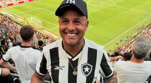 Botafogo campeão? Torcedor tatua taças da Libertadores e do Brasileirão