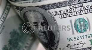 Dólar tem leve alta na abertura com cautela antes de pacote fiscal e dados dos EUA