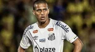 Santos acerta renovação de contrato com Souza