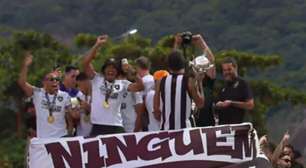 Botafogo chega ao Rio após conquista da Libertadores e comemora com a torcida