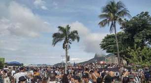 Torcedores do Botafogo estão no Aterro para receber os campeões