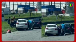 Vídeo mostra taxista sendo sequestrado em plena luz do dia em Salvador (BA)