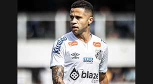 Santos espera novo treinador para definir futuro de Serginho