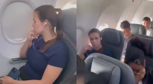 Vídeo: Passageira causa tumulto em avião após mulher se recusar a trocar de assento