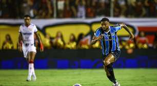 Reinaldo rechaça vontade de seguir no Grêmio: 'Carinho muito grande'