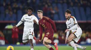 Roma goleia Lecce no 1º triunfo sob o comando de Ranieri