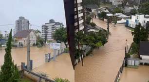 Ruas são tomadas pela água após fortes chuvas em Santa Catarina