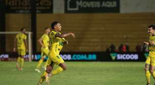 Após avançar com Fernandinho, Ceará faz proposta para contratar lateral