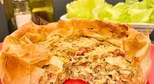 Torta de bacalhau com massa filo, fácil de fazer: surpreenda