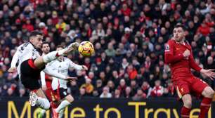 Com gols de ex-Flamengo, Fulham empata, fora, com líder Liverpool