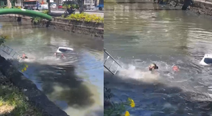 Carro de motorista de app cai em córrego na Avenida Presidente Vargas, no RJ; veja o vídeo