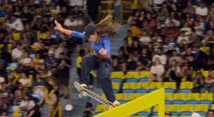 SLS Super Crown: torcida vibra com aquecimento de Rayssa Leal antes da final feminina