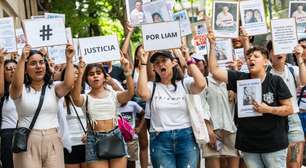 Fãs de Liam Payne pedem justiça pelo cantor em protesto na Argentina