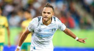 Martin Braithwaite pode fechar com rival do Grêmio