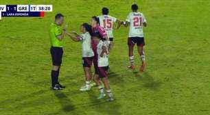 Time feminino do Grêmio se retira do campo contra o River após caso de racismo