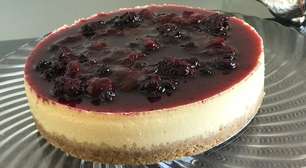 Cheesecake de frutas vermelhas para natal é a sobremesa linda e perfeita