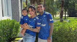 Dudu veste camisa do Cruzeiro junto à sua família e manda recado: "Feliz Natal e próspero Ano Novo"