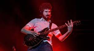 Brad Delson voltaria a fazer shows com o Linkin Park? Ele responde