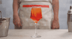 Aperol Spritz: aprenda o jeito correto de fazer o drink