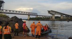 Mergulhadores realizam trabalho submerso em busca de desaparecidos de queda de ponte entre Tocantins e Maranhão