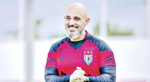 Rafael Guanaes inicia os trabalhos no comando do Atlético