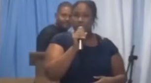 Traída por marido pastor, mulher desmascara ele em culto, viraliza e ganha mais de 400 mil seguidores