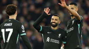 Liverpool goleia o West Ham e segue soberano na Premier League