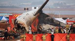 Avião sai da pista, explode na Coreia do Sul e deixa dezenas de mortos