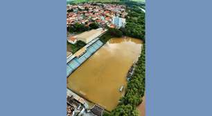 Cheia do Rio Tietê alaga estádio que sediará jogos da Copinha