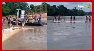 Ônibus cai no rio Moju durante travessia de balsa no Pará