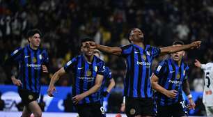 Dumfries marca duas vezes, Inter elimina Atalanta e avança à final da Supercoppa