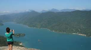 Como é a trilha do Pico Pão de Açúcar, no Saco do Mamanguá