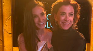 Fernanda Torres e Demi Moore trocam abraços e elogios após prêmios de Melhor Atriz no Globo de Ouro