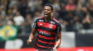 Vitória tem interesse no atacante Carlinhos, do Flamengo