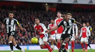 Eficiente, Newcastle vence o Arsenal e abre vantagem na semifinal da Copa da Liga Inglesa