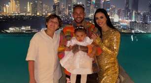 Neymar exibe fotos de passeio com a família