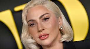 Lady Gaga iguala recorde de Michael Jackson e comemora sucesso de "Die With A Smile"