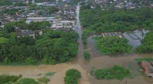 Temporal deixa vias inundadas e ao menos 250 desabrigados em Peruíbe; veja vídeo de resgates