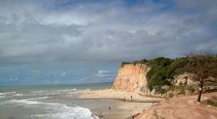 Estrada cenográfica conecta Prado e Cumuruxatiba, no sul da Bahia