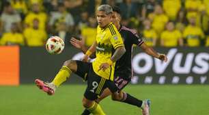 Botafogo apresenta proposta por Cucho Hernández, do Columbus Crew