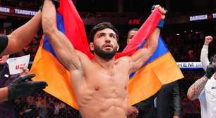 Arman Tsarukyan volta a prometer 'golpe secreto jamais visto no UFC' para disputa com Islam Makhachev