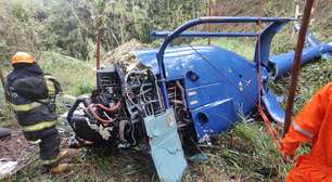 Piloto e menina passaram a noite debaixo de guarda-chuva após helicóptero cair em Caieiras (SP)