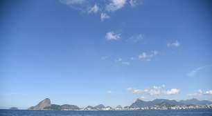 Empresa é autuada por vazamento de óleo na Baía de Guanabara