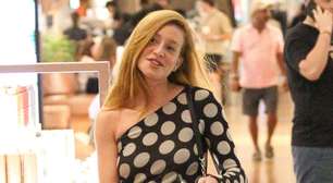 Marina Ruy Barbosa, de vestido fendado e sem maquiagem, exibe beleza natural no shopping e é flagrada em momento inusitado. Fotos!